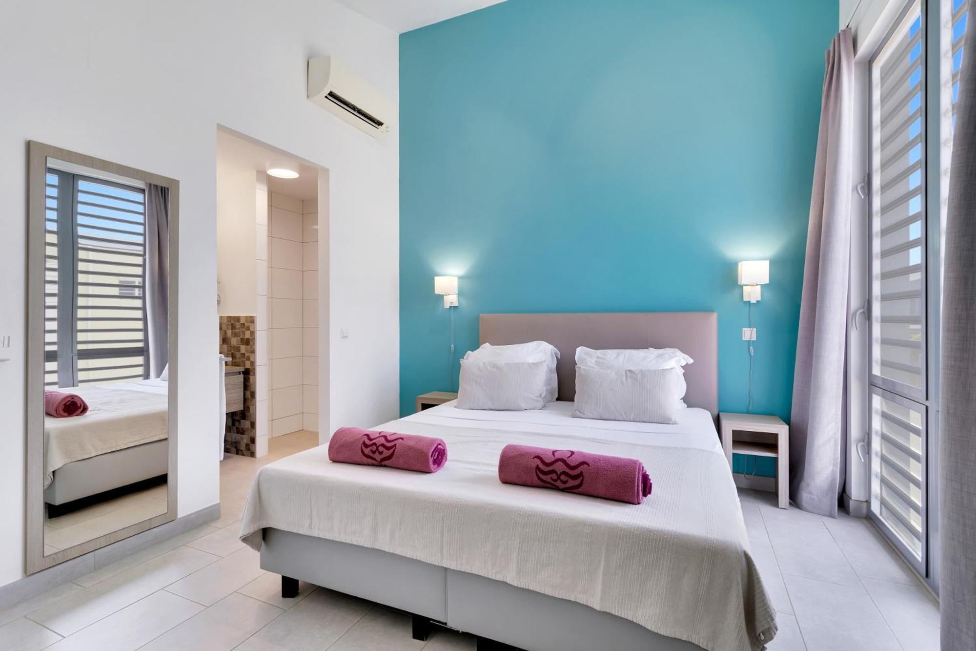 Delfins Beach Resort Bonaire, Tapestry Collection By Hilton Кралендейк Экстерьер фото